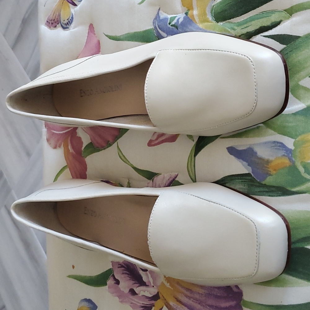 ENZO ANGIOLINI LEATHER LOAFERS